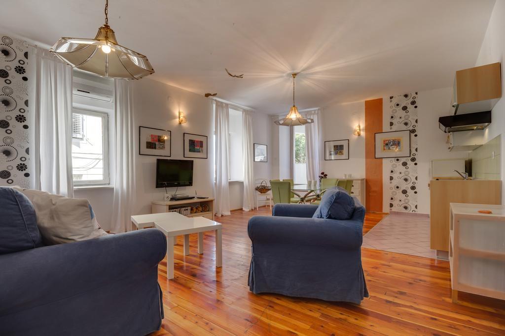 Apartments Mandarina Mali Losinj Ruang foto