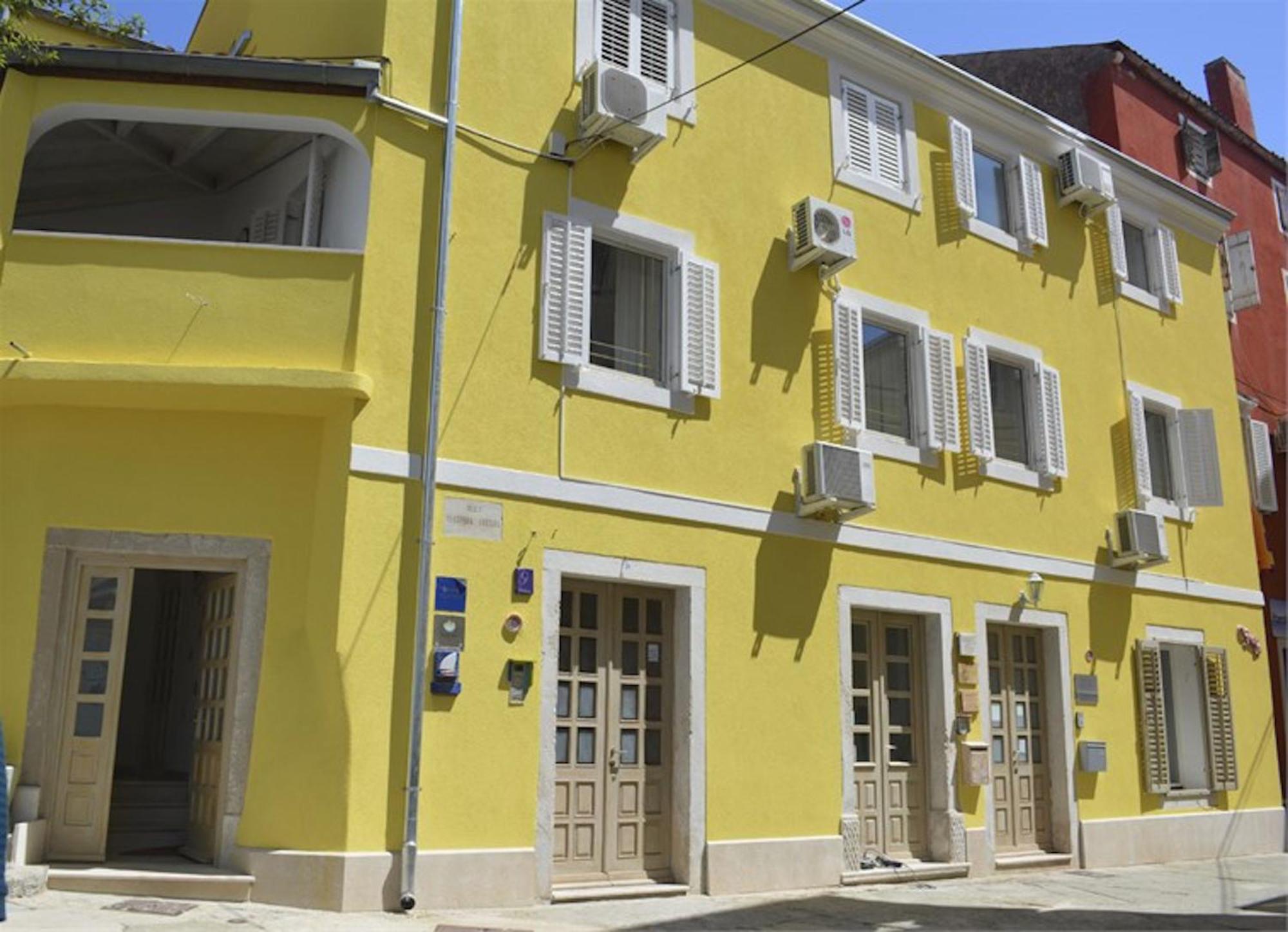 Apartments Mandarina Mali Losinj Ruang foto