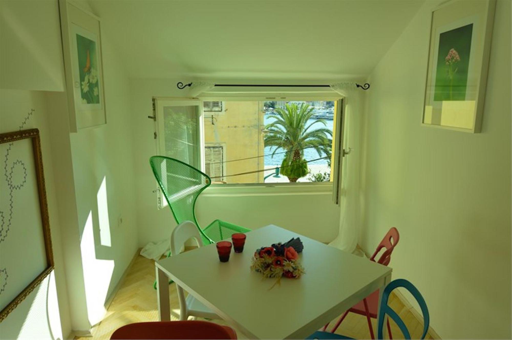 Apartments Mandarina Mali Losinj Ruang foto
