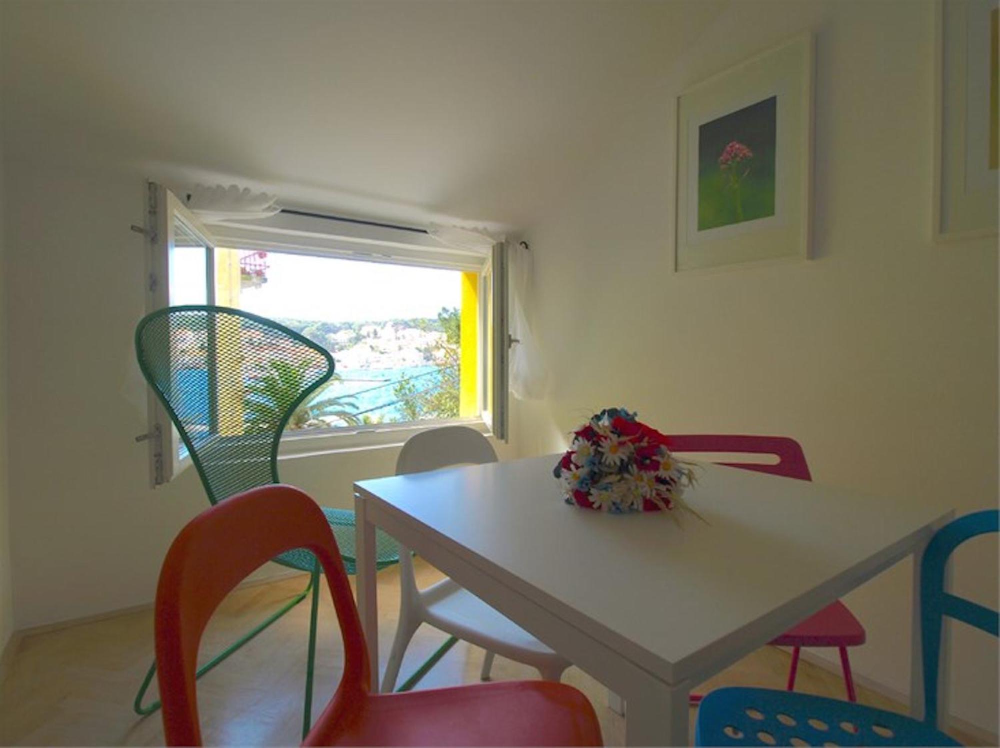 Apartments Mandarina Mali Losinj Ruang foto