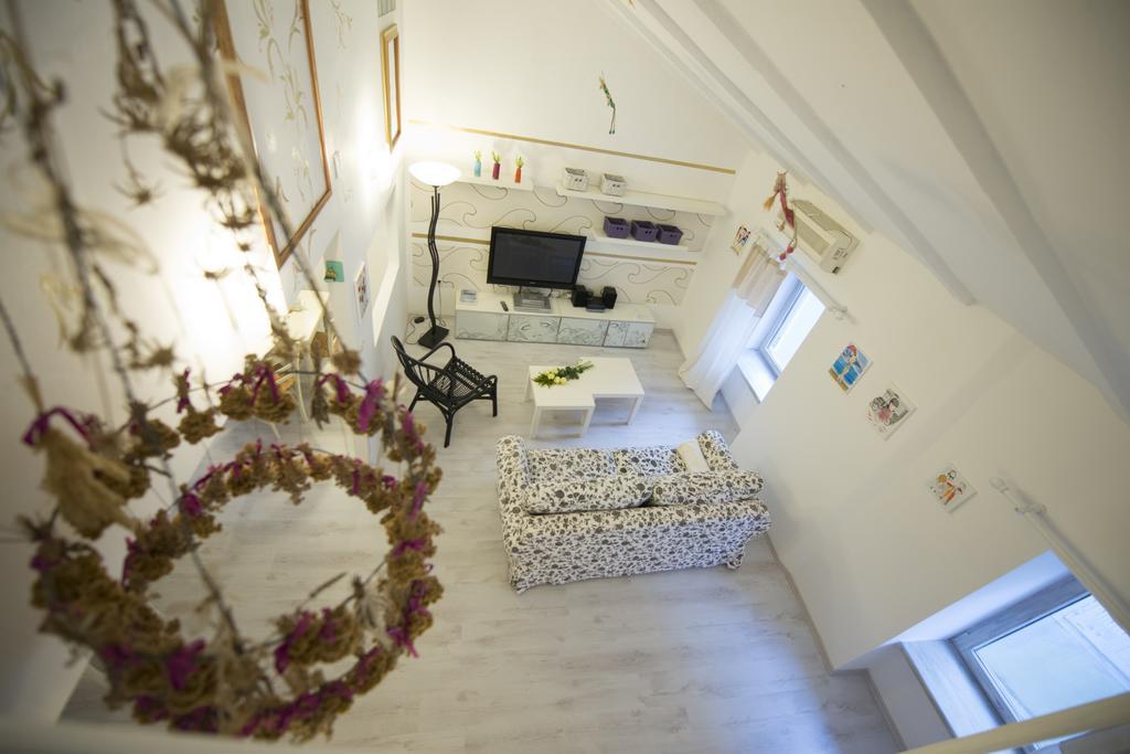 Apartments Mandarina Mali Losinj Ruang foto